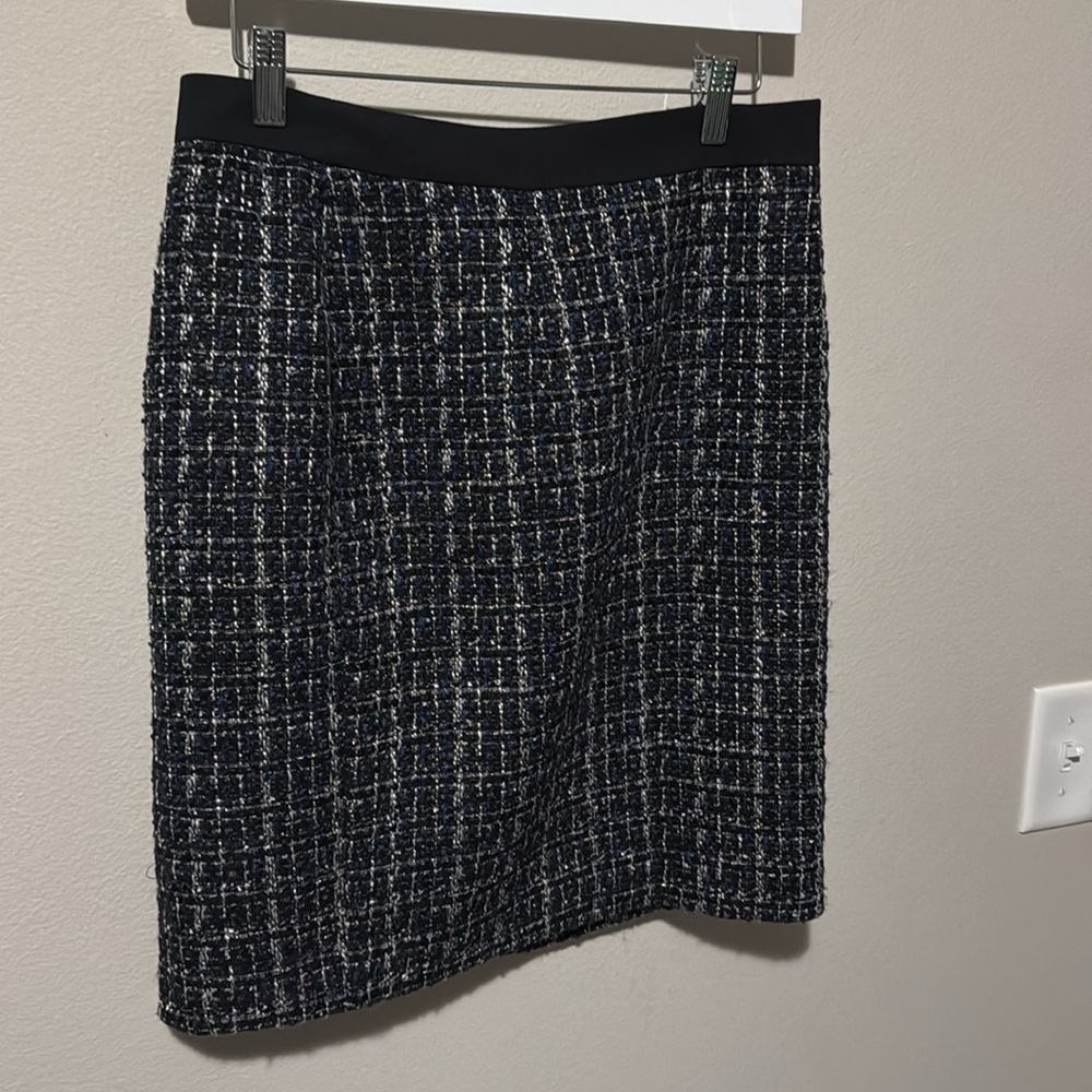 White House Black Market | Wool blend Pencil Skirt, size 4. - Picture 3 of 13